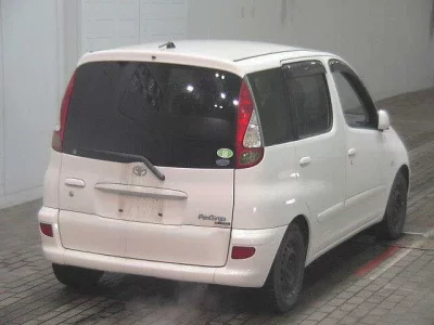 Toyota FUNCARGO  с аукциона в Японии