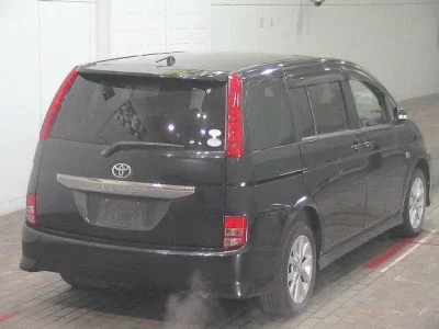 Toyota ISIS