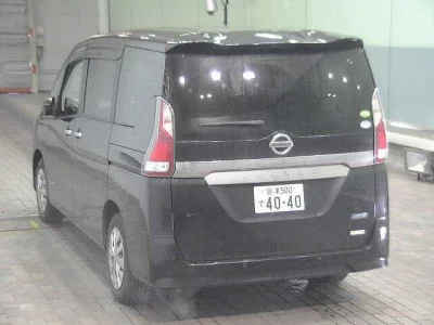 Nissan SERENA  с аукциона в Японии