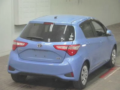 Toyota VITZ  с аукциона в Японии