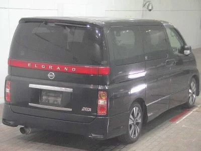 Nissan ELGRAND  с аукциона в Японии