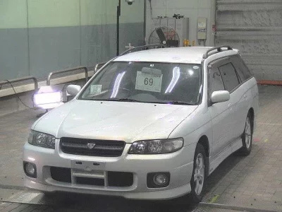 Nissan AVENIR WAGON