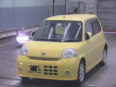 Daihatsu Esse