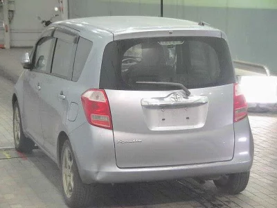 Toyota RACTIS  с аукциона в Японии