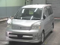 Toyota VOXY лот № 2519 оценка 3  с аукциона в Японии 2
