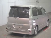 Toyota VOXY лот № 2519 оценка 3  с аукциона в Японии 3