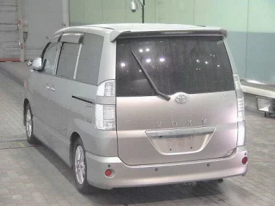 Toyota VOXY  с аукциона в Японии