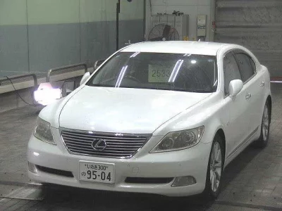 Lexus LS