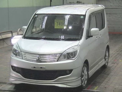 Mitsubishi DELICA D2