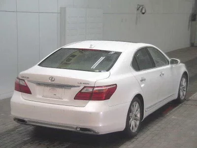 Lexus LS