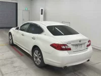 Nissan FUGA лот № 90026 оценка 3.5  с аукциона в Японии 1