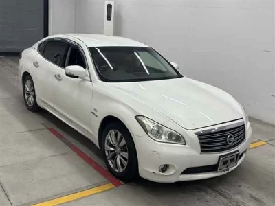 Nissan FUGA  с аукциона в Японии