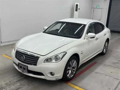 Nissan FUGA  с аукциона в Японии