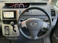 Toyota VOXY лот № 30015 оценка R  с аукциона в Японии 2