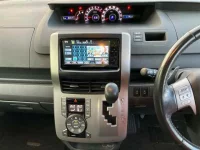 Toyota VOXY лот № 30015 оценка R  с аукциона в Японии 5