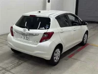 Toyota VITZ лот № 30025 оценка 3.5  с аукциона в Японии 4