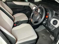 Toyota VITZ лот № 30072 оценка 4  с аукциона в Японии 6