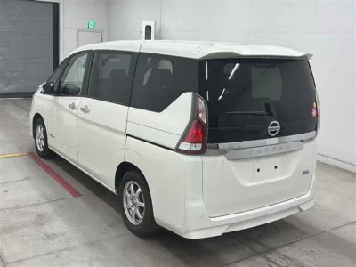 Nissan SERENA  с аукциона в Японии