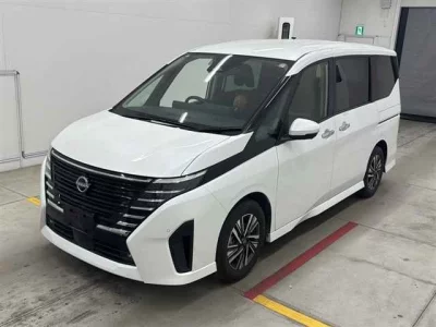 Nissan SERENA  с аукциона в Японии