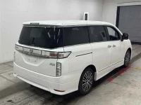 Nissan ELGRAND лот № 30210 оценка 4  с аукциона в Японии 4