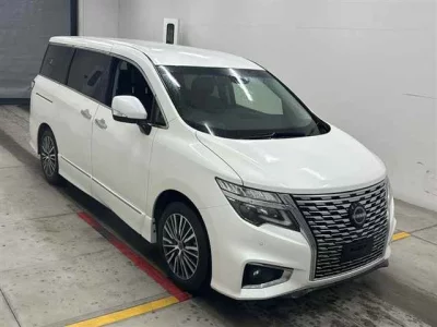 Nissan ELGRAND  с аукциона в Японии