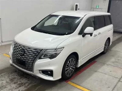 Nissan ELGRAND  с аукциона в Японии