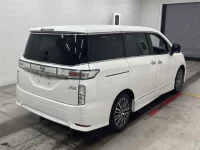 Nissan ELGRAND лот № 30214 оценка 4  с аукциона в Японии 4