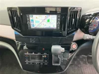 Nissan ELGRAND лот № 30214 оценка 4  с аукциона в Японии 5