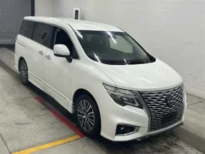 Nissan ELGRAND  с аукциона в Японии