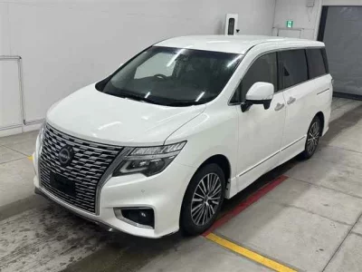 Nissan ELGRAND  с аукциона в Японии