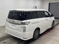 Nissan ELGRAND лот № 30217 оценка 4  с аукциона в Японии 4