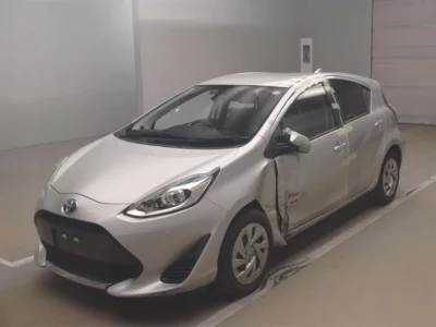 Toyota AQUA  с аукциона в Японии