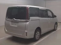 Toyota NOAH лот № 50030 оценка 3.5  с аукциона в Японии 1