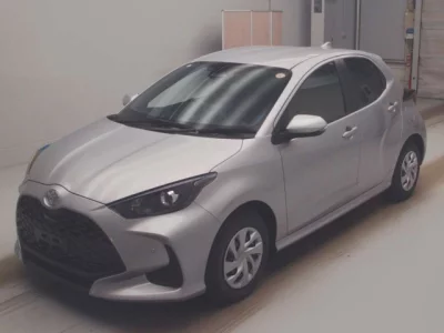 Toyota YARIS  с аукциона в Японии
