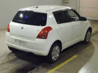 Suzuki SWIFT лот № 7012 оценка R  с аукциона в Японии 1