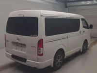 Toyota HIACE VAN лот № 62023 оценка 4  с аукциона в Японии 1