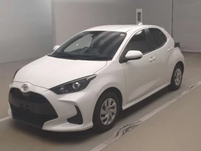 Toyota YARIS  с аукциона в Японии