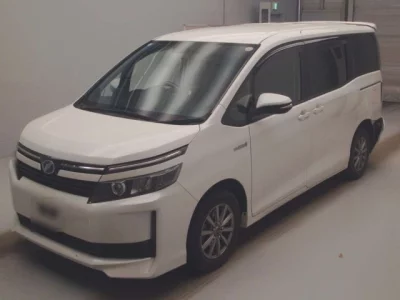 Toyota VOXY  с аукциона в Японии