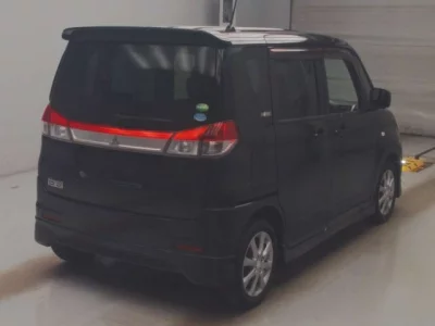 Mitsubishi DELICA D2