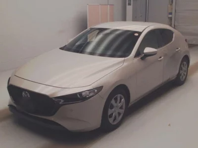 Mazda MAZDA3  с аукциона в Японии