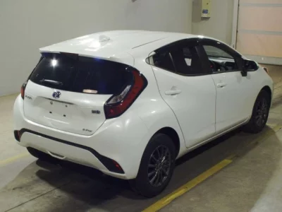 Toyota AQUA  с аукциона в Японии