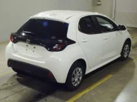 Toyota YARIS лот № 6070 оценка RA  с аукциона в Японии 1