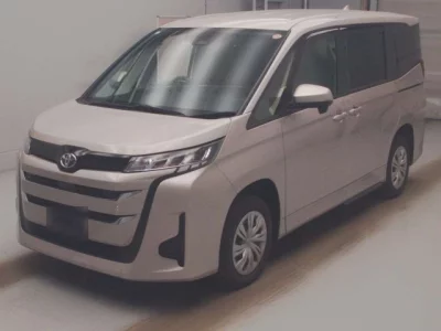 Toyota NOAH  с аукциона в Японии