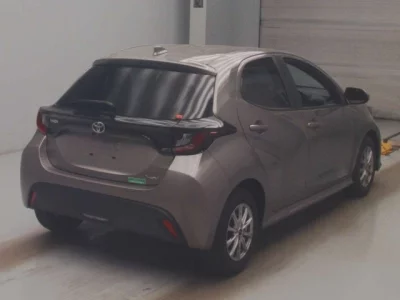 Toyota YARIS  с аукциона в Японии