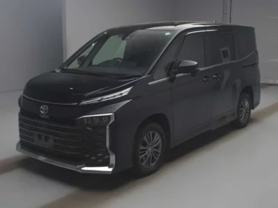Toyota VOXY  с аукциона в Японии