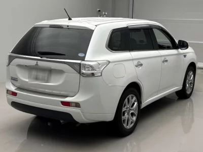 Mitsubishi OUTLANDER PHEV