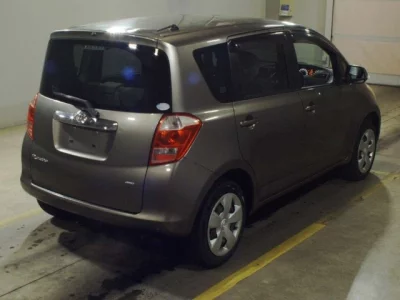 Toyota RACTIS  с аукциона в Японии