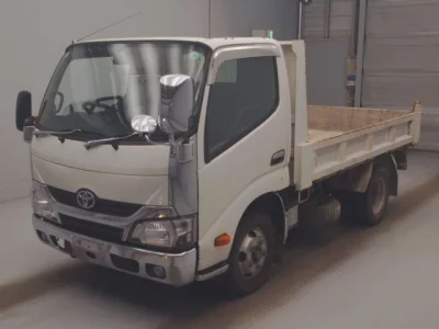 Toyota DYNA  с аукциона в Японии