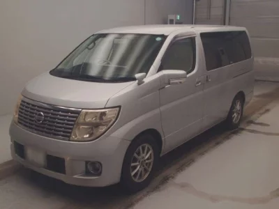 Nissan ELGRAND  с аукциона в Японии