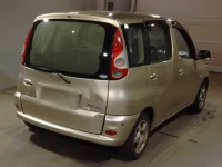 Toyota FUNCARGO лот № 7039 оценка R  с аукциона в Японии 1